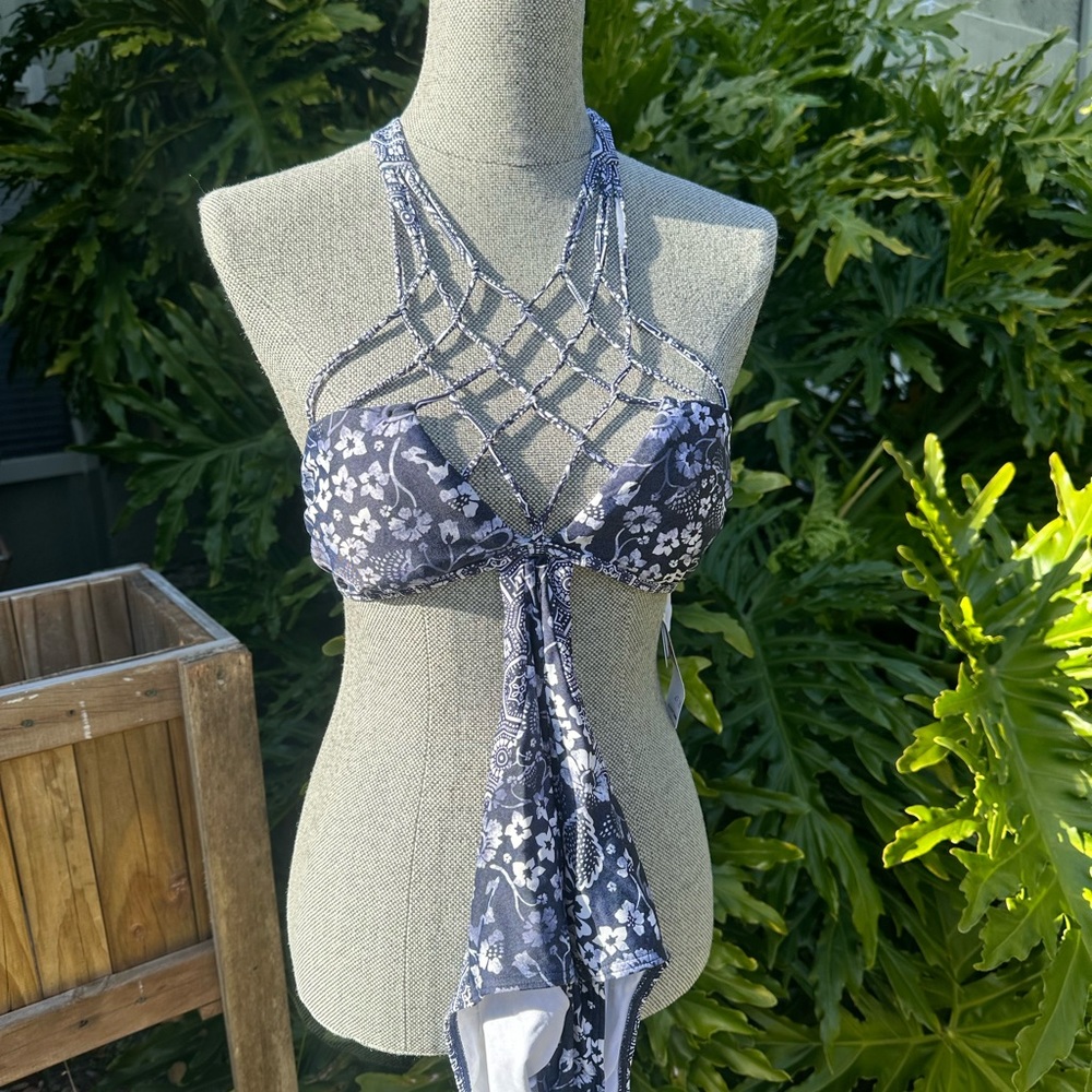 O’neill  brand monokini swim suit,size S,brand new,one piece